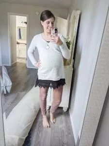 Easy stylish maternity outfits for any pregnancy. These outfits work for all seasons! #maternity #pregnancy #momlife #style #outfits