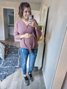 I used a minimalist maternity wardrobe to create more than 50 outfits I could wear throughout my winter and spring pregnancy. Maternity outfits made easy! #maternity #style #pregnancy #momlife #outfits
