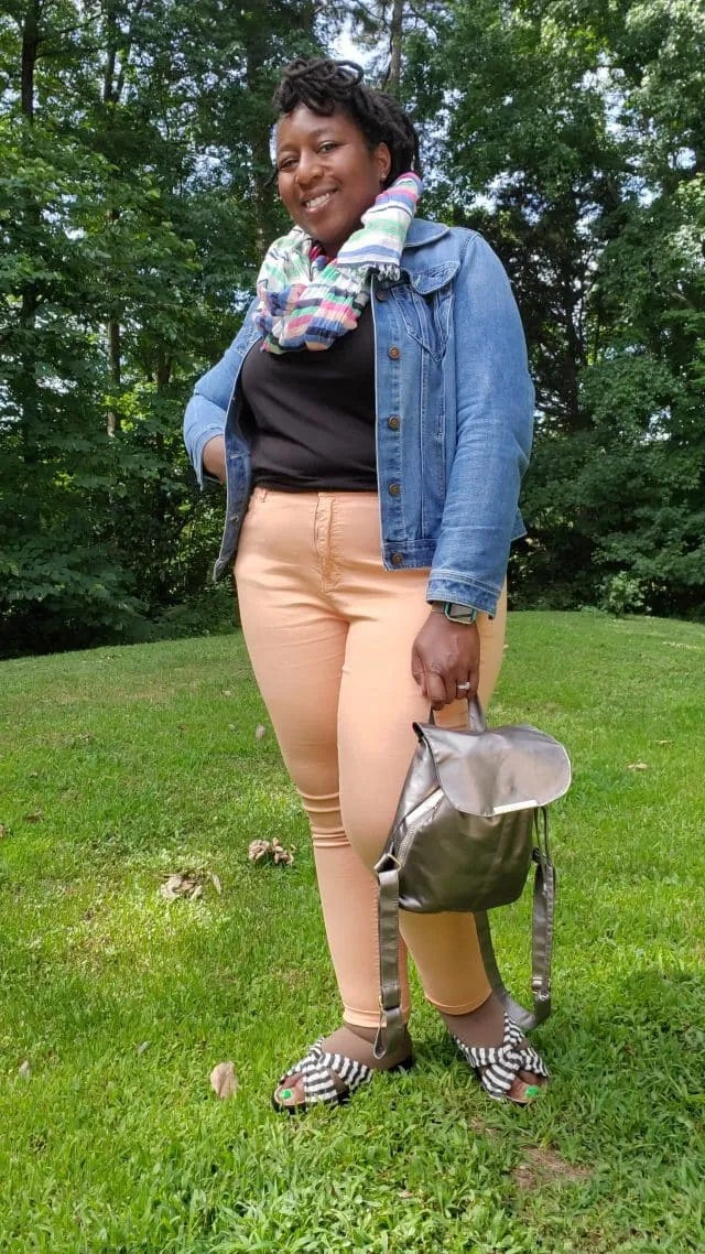outfit idea for a long sleeve tee with scarf